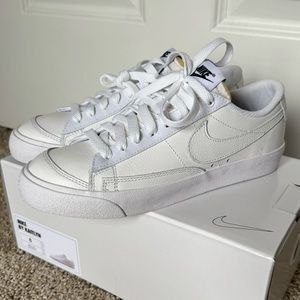 White monochrome Nike Blazer low ‘77 size 6